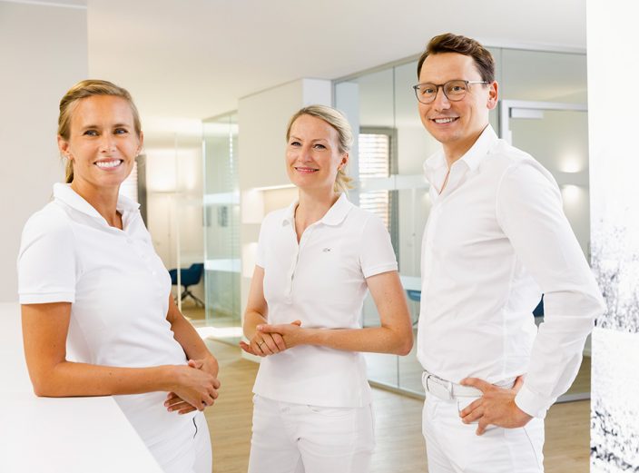 tiaene-huus-care-mobile-zahnmedizin-zahnarzt-senioren-seniorenheim-altenheim-ascheberg-luedinghausen-ahlen-drensteinfurt-tiaene-huus